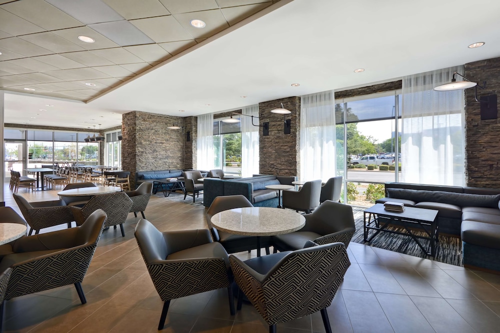 Hyatt Place Fresno 20/28