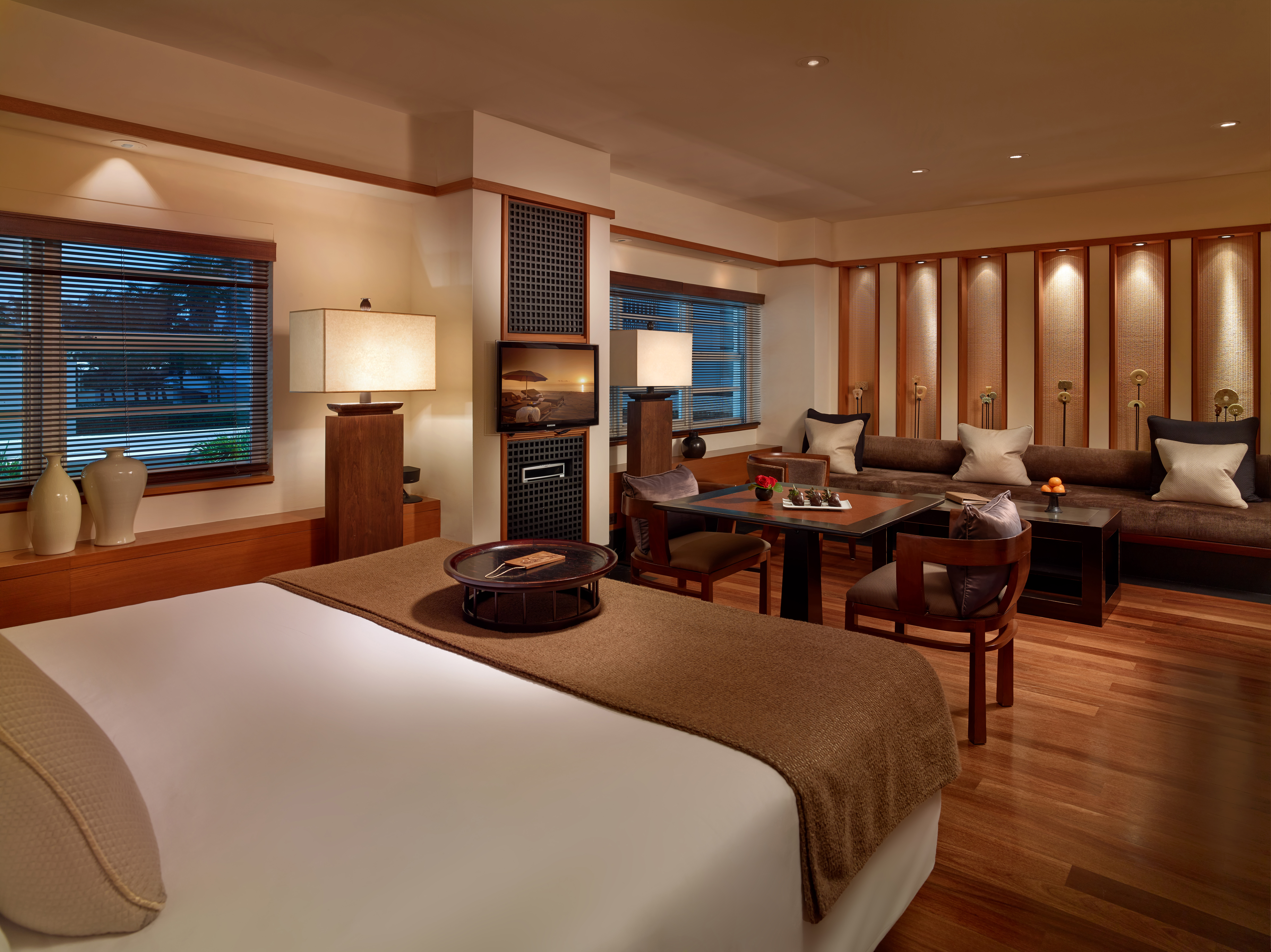 STUDIO, SUITE, COURTYARD VIEW