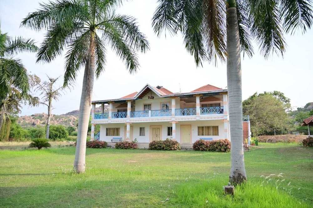 KISHKINDA HERITAGE RESORT 2/50