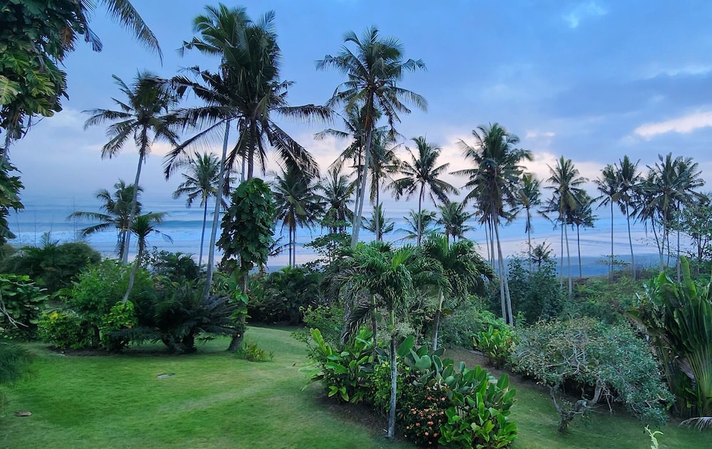 Villa Delmara At Balian Beach 45/55