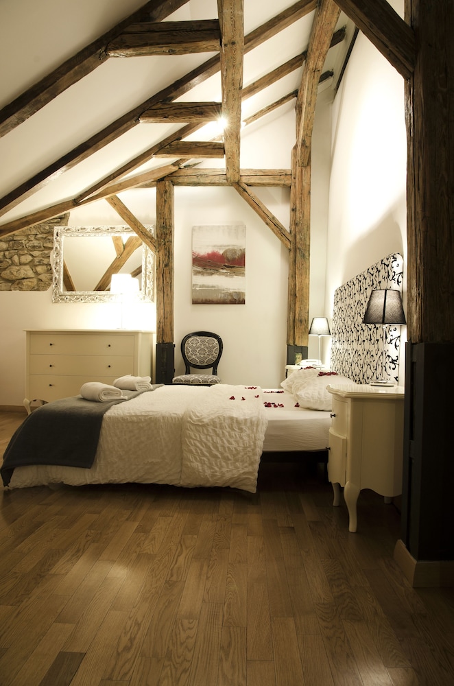 Dolce Vita Suites Hotel 20/48