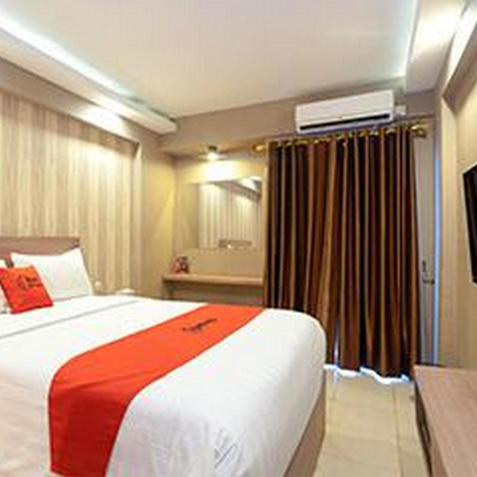 RedDoorz Apartment @ Bogor Valley 14/34