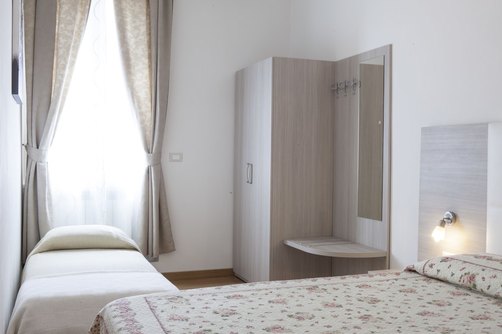 Albergo Amalfi Milano 26/67