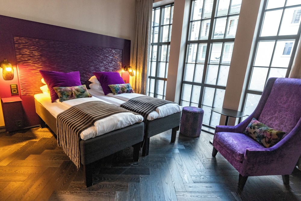STANDARD, TWIN BEDS