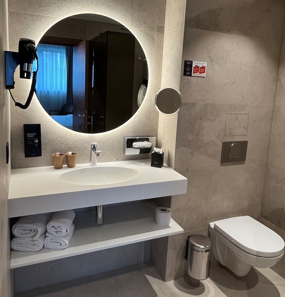Hotel Le 830 49/49