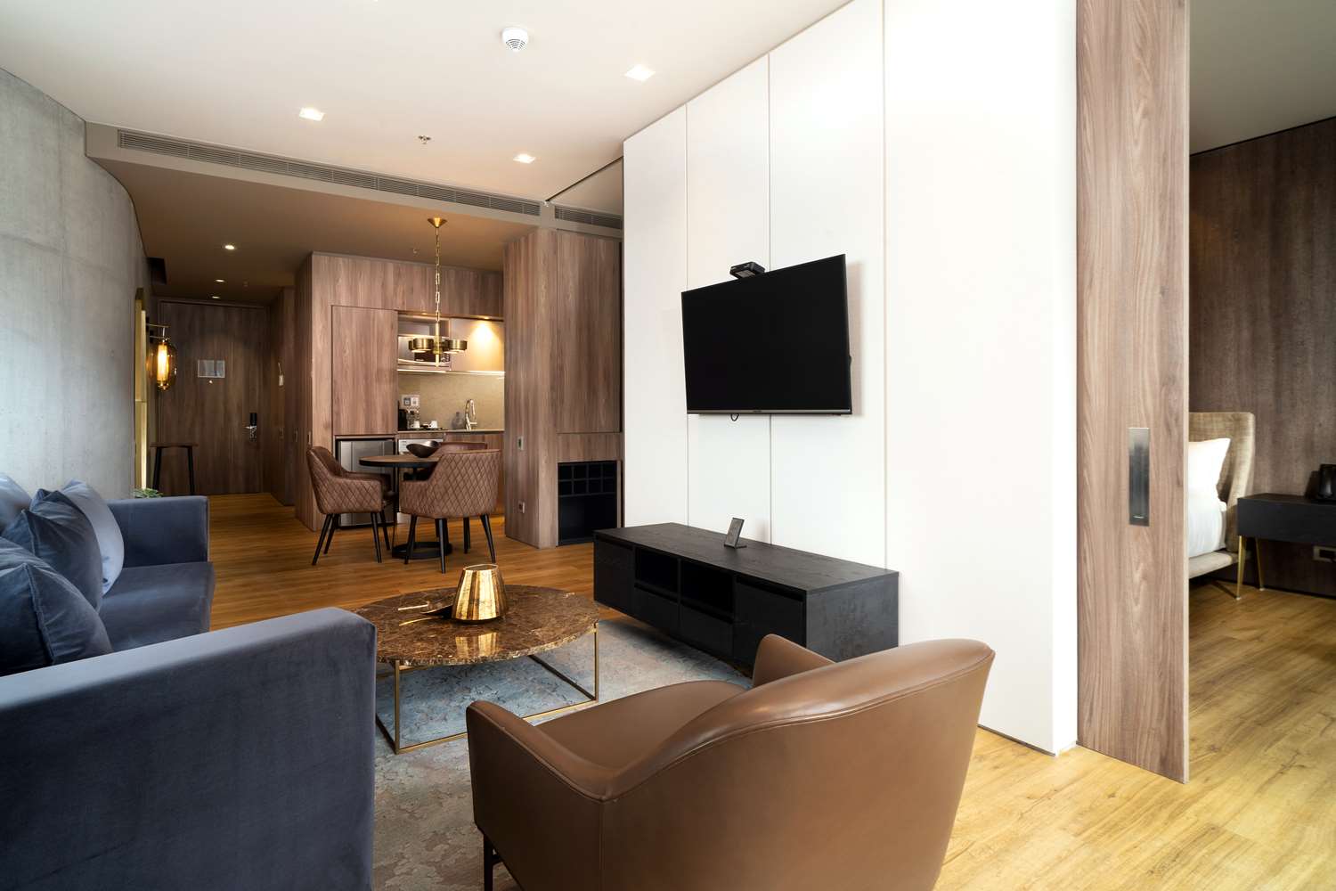 Premier, Suite, Apartment, King Bed, Mountain View