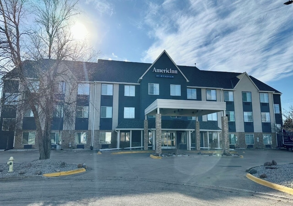 AmericInn by Wyndham Galesburg 3/59