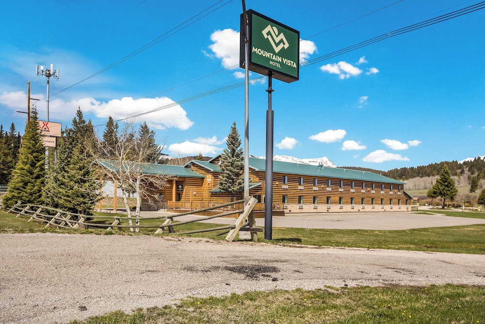 Mountain Vista Hotel 72/76