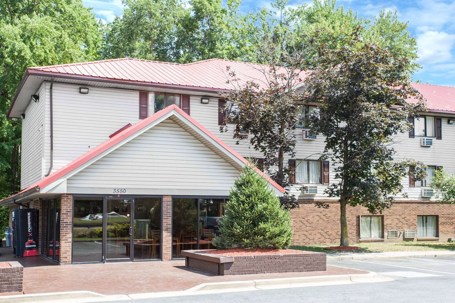 Super 8 by Wyndham Waldorf 3/15