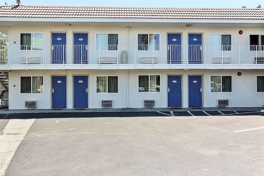 Motel6 Campbell, CA - San Jose 24/28