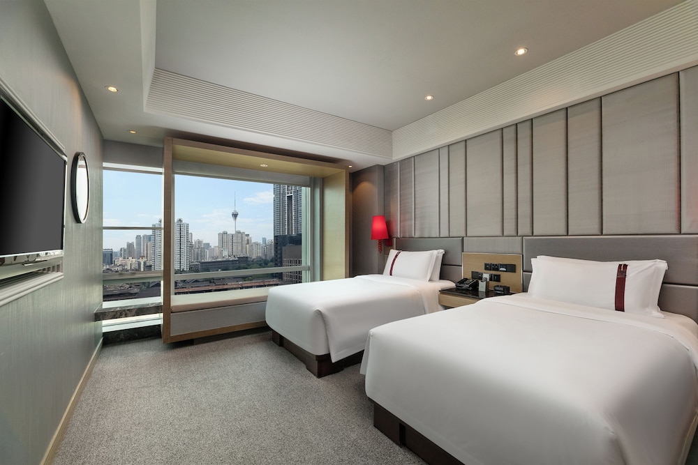 Deluxe, Suite, Triple, 1 Single and 2 Double Beds