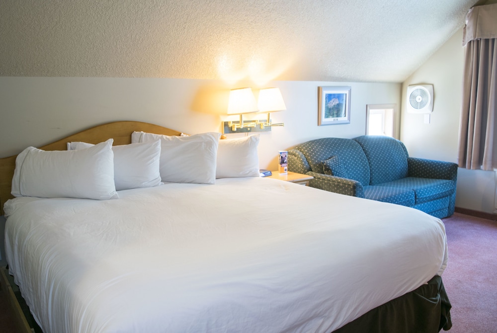 Waterton Lakes Lodge Resort 11/50