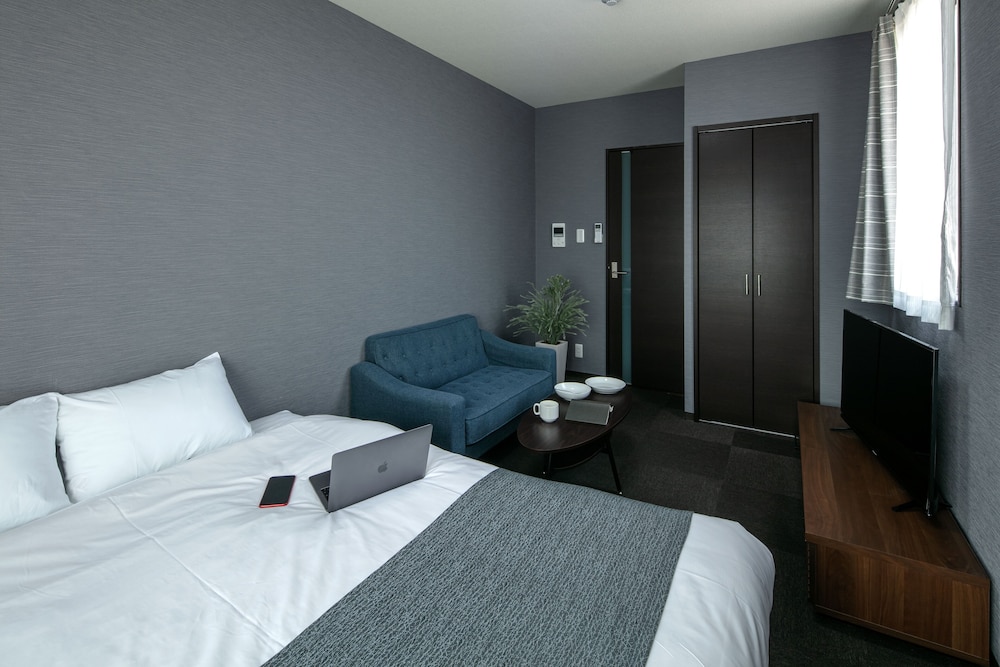 DELUXE, QUEEN BED