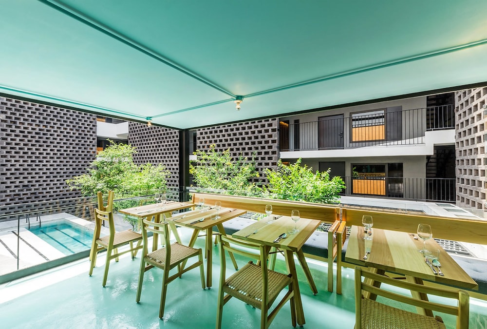 Carlota Hotel 30/50