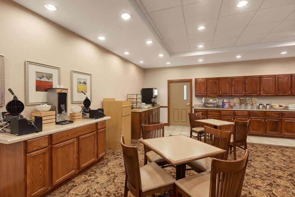 Country Inn Suites By Radisson Princeton Wv 25/34