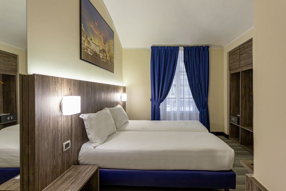 Urbani Hotel 12/49