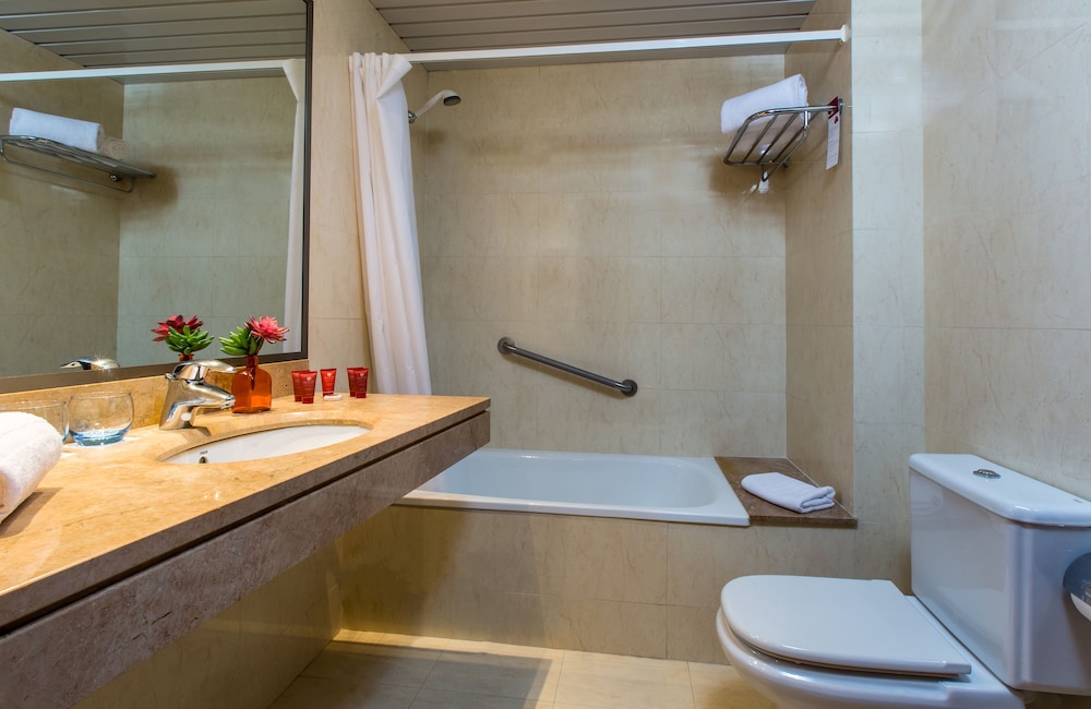 Leonardo Hotel Barcelona Gran Via 19/65