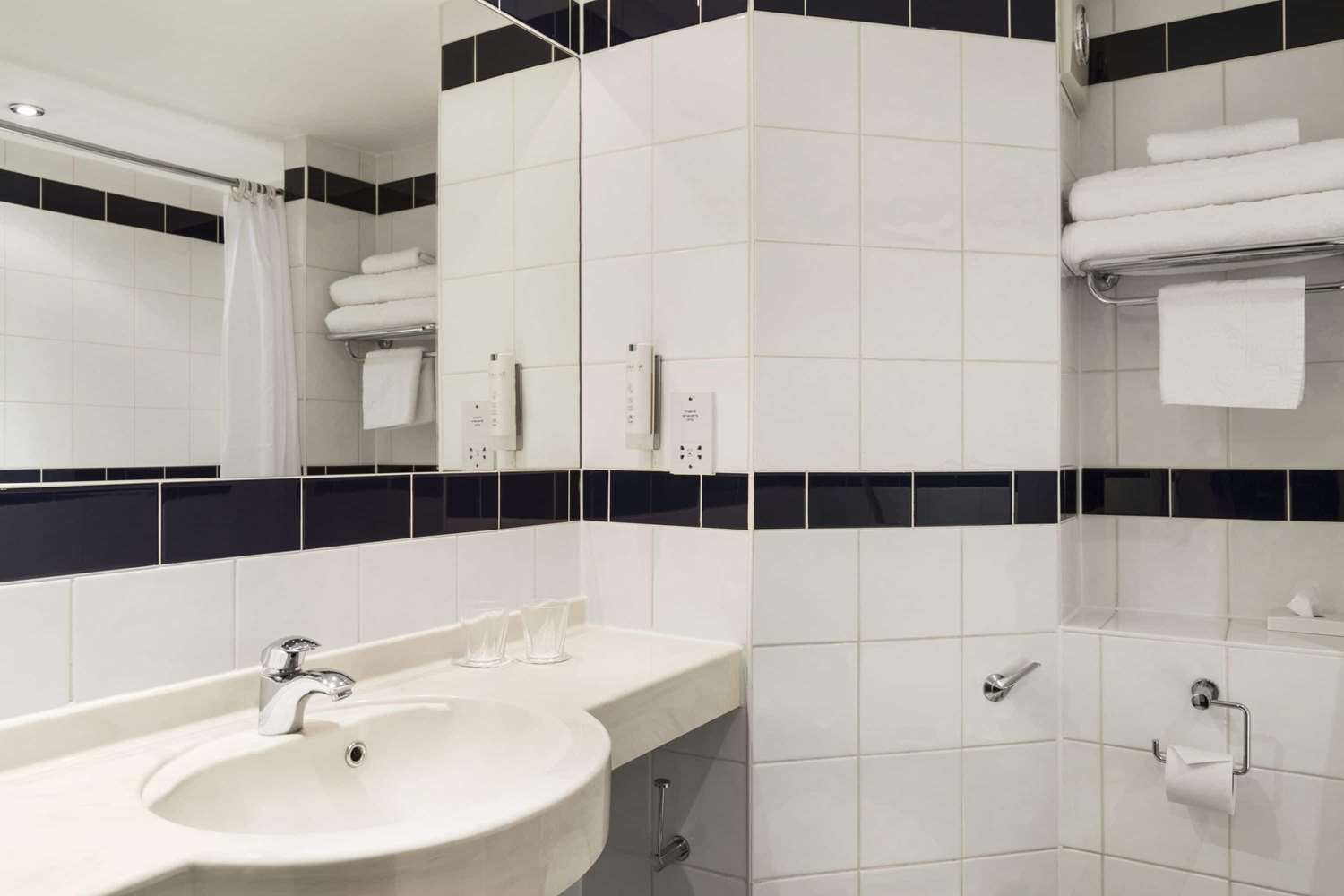 Ramada by Wyndham Oxford 15/16