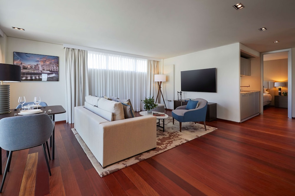 Hyatt Regency Madrid Residences 9/34