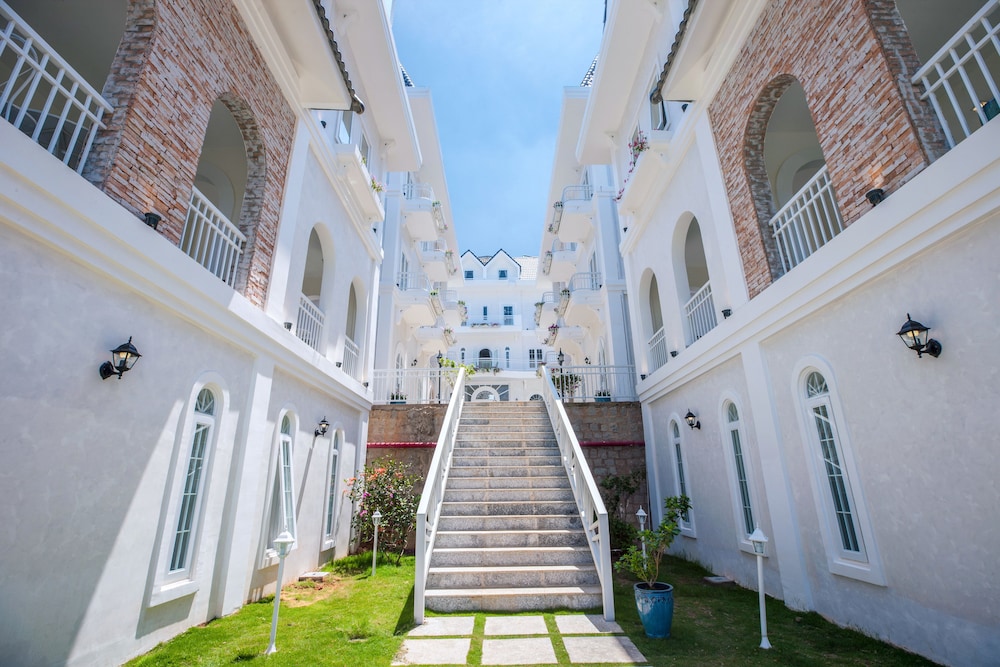 Dalat De Charme Village 68/69