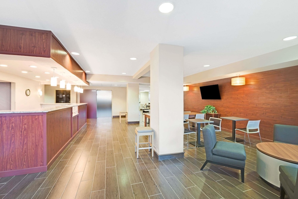 Microtel Inn & Suites by Wyndham Urbandale/Des Moines 3/47