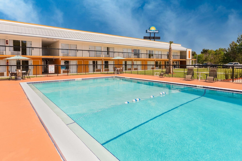 Days Inn by Wyndham Wildwood I-75 26/44