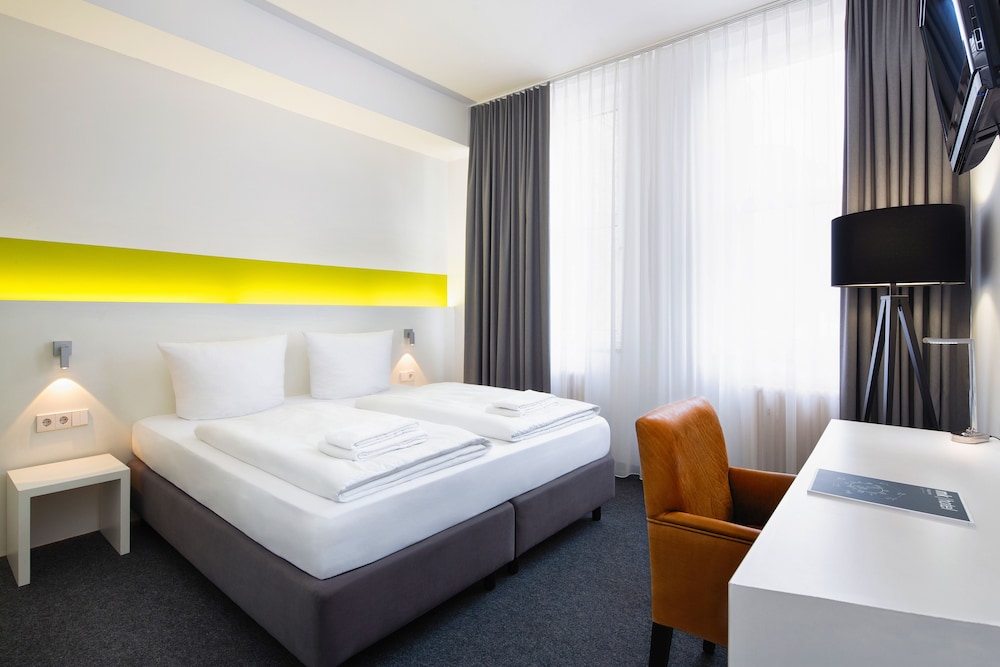 Mk Hotel Berlin 11/50
