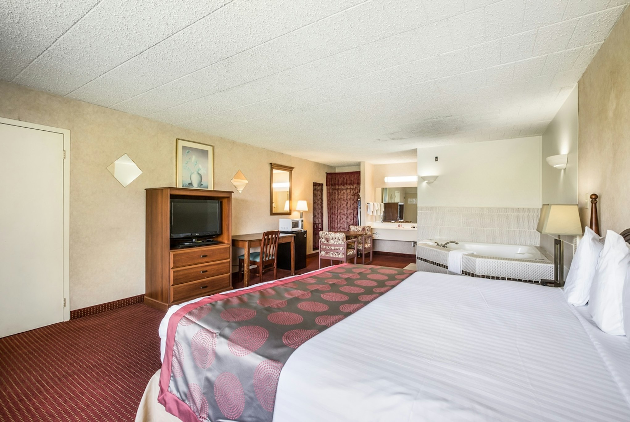 Red Carpet Inn and Suites Hazleton 9/23