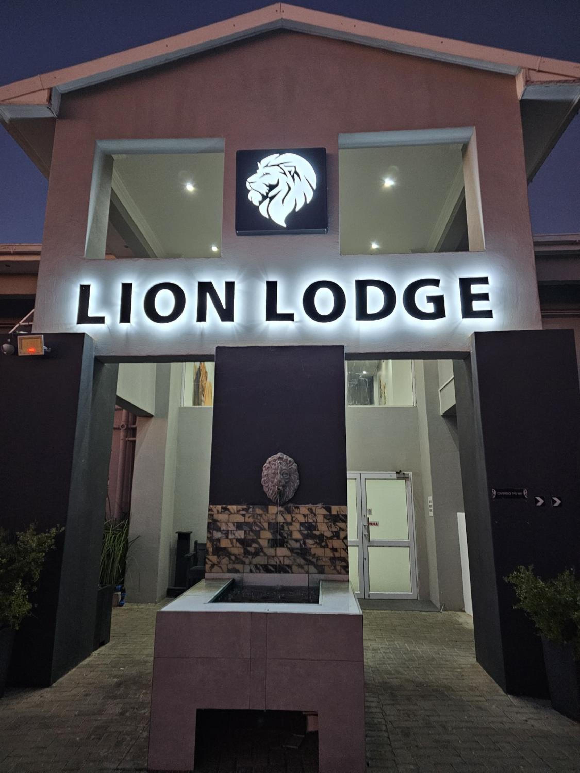 Lion Lodge 1/50