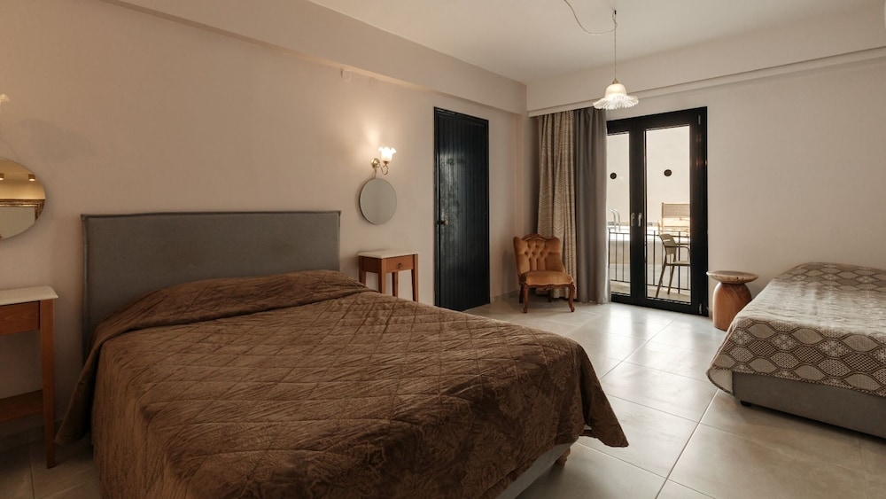 Superior, 1 Double and 1 Single Bed, Pool Front