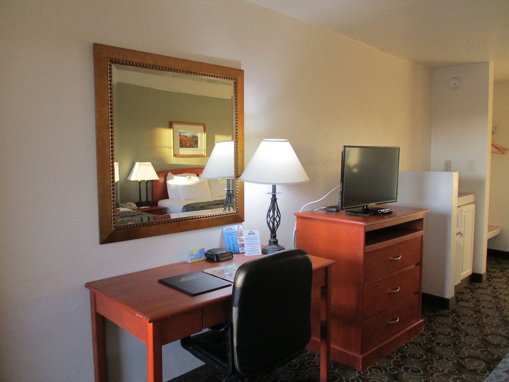 Days Inn by Wyndham Montrose 39/44