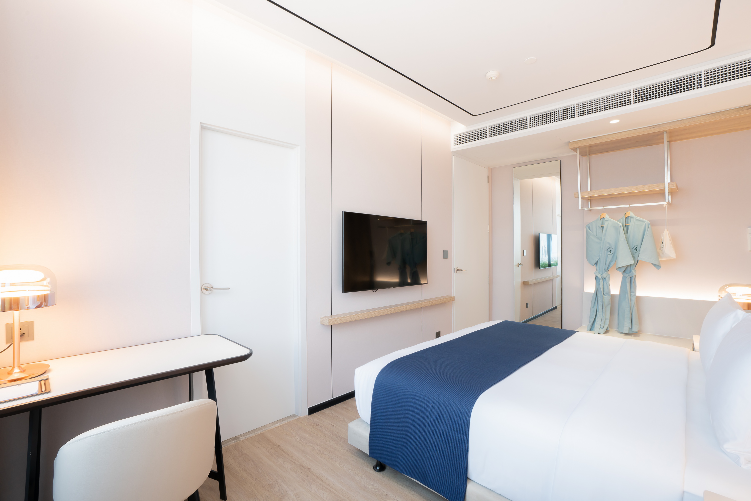 2 Bedrooms, Suite