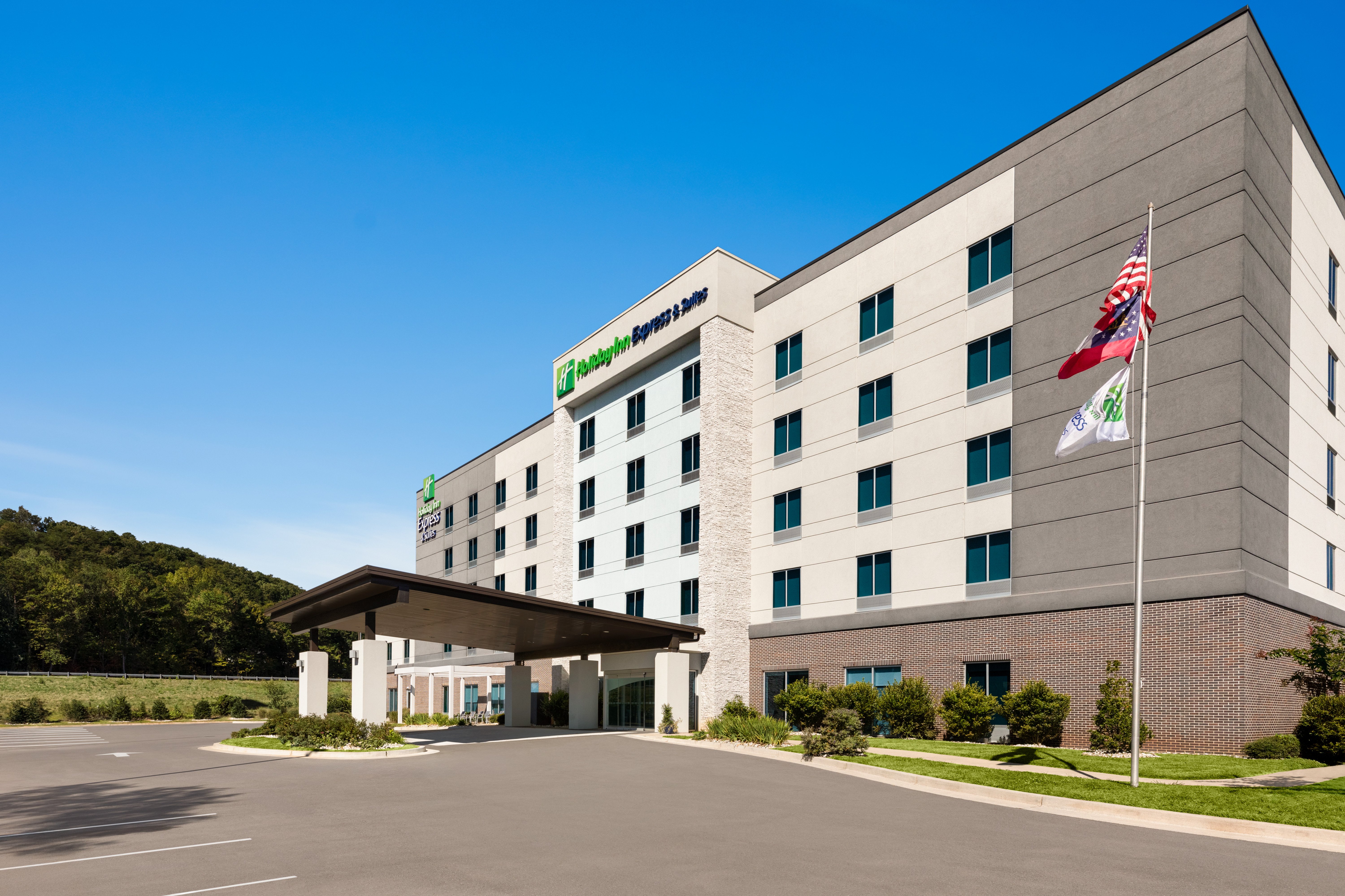 Holiday Inn Express Suites Dalton Walnut Ave 51/52