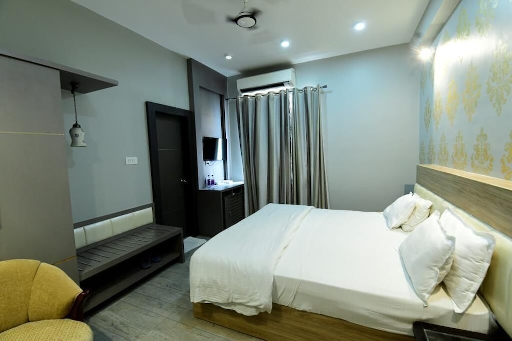 Deluxe, Double Bed