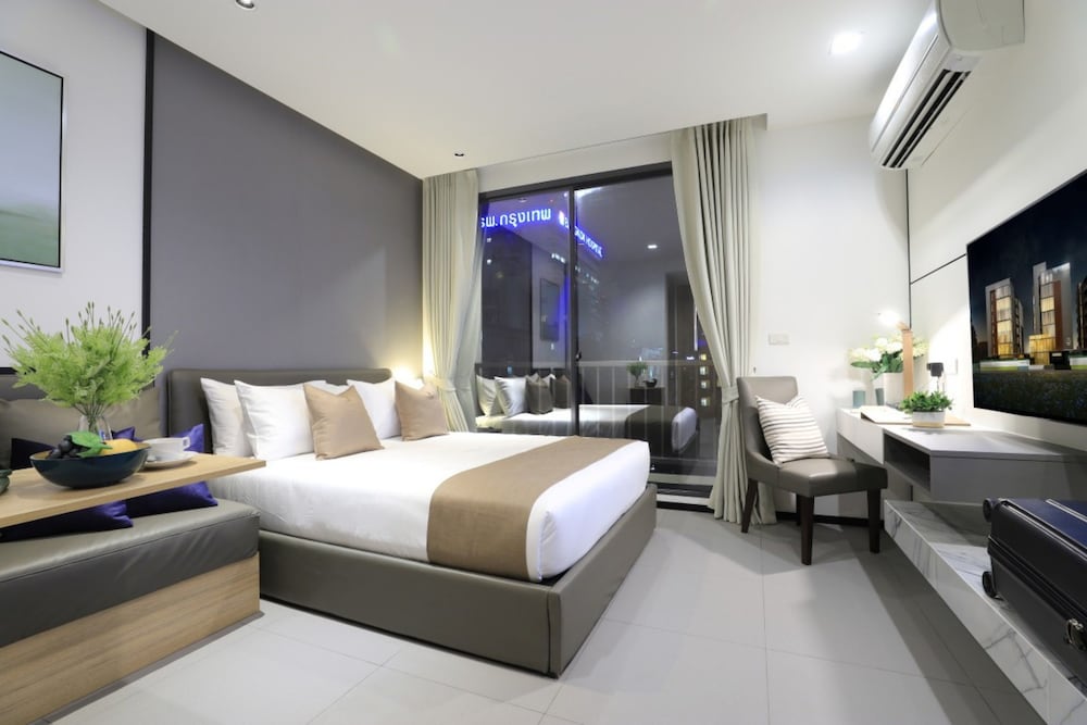 Alix Bangkok Hotel 8/77