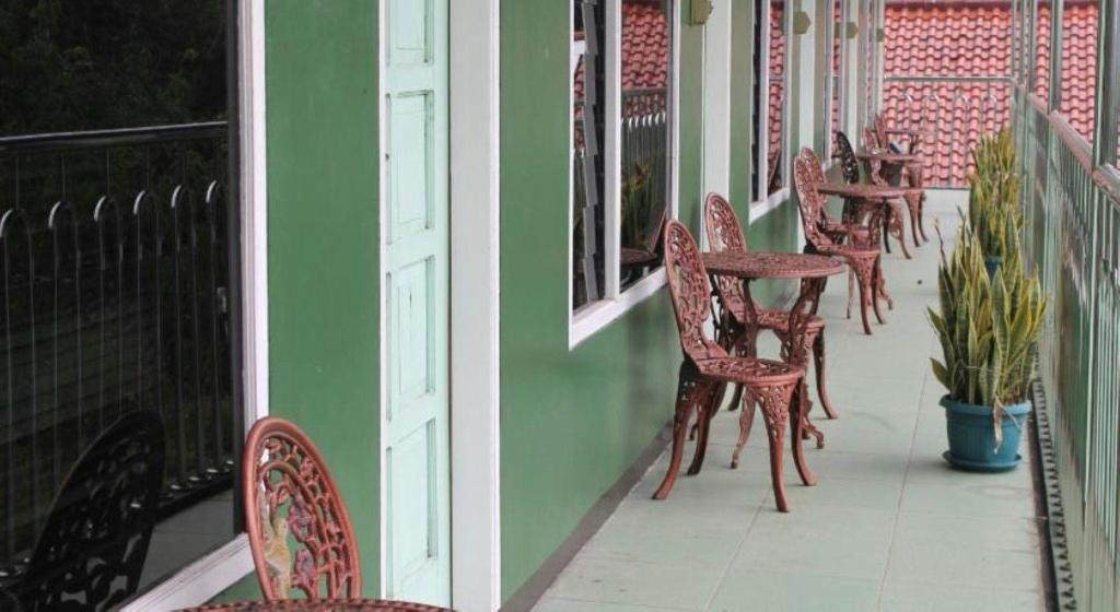 Cantik Hotel 50/53