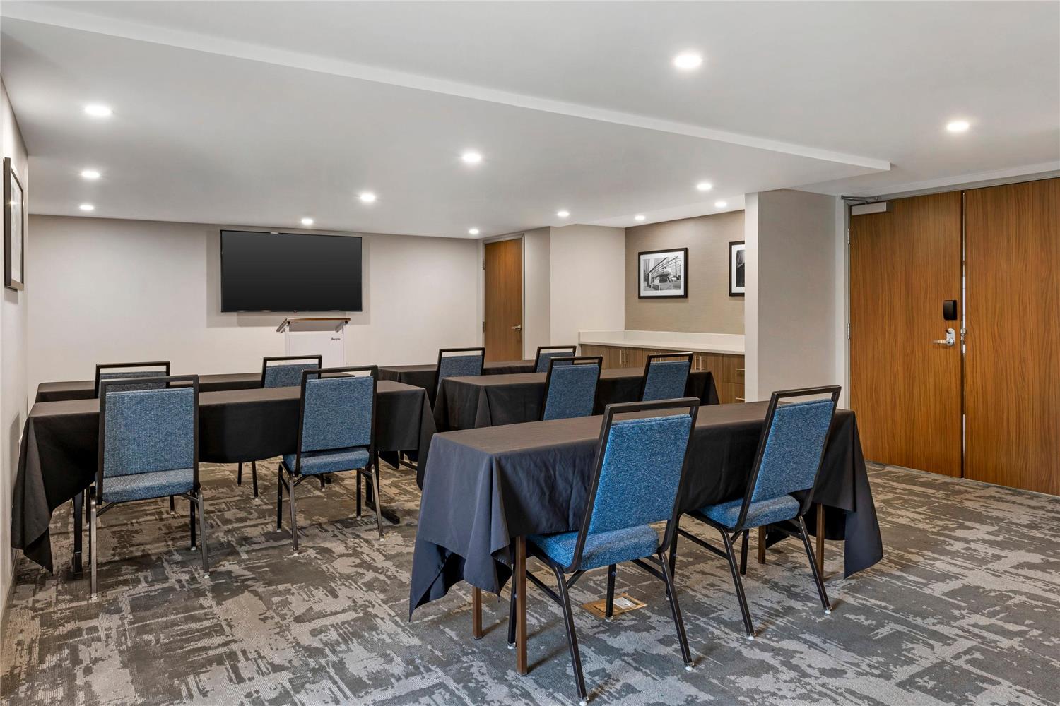 MainStay Suites Oakbrook Terrace - Chicago 19/24