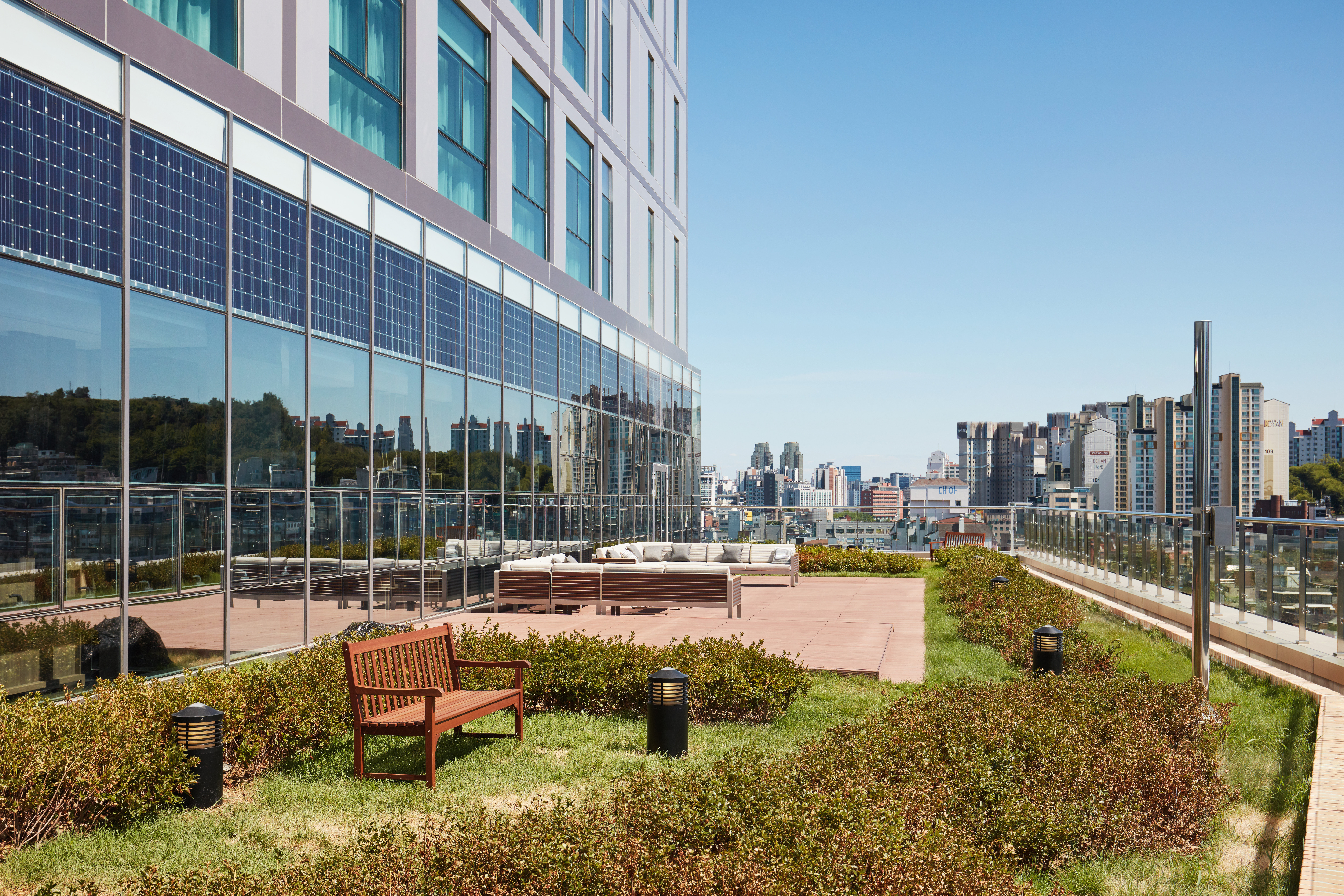 Holiday Inn Express Seoul Hongdae 73/74