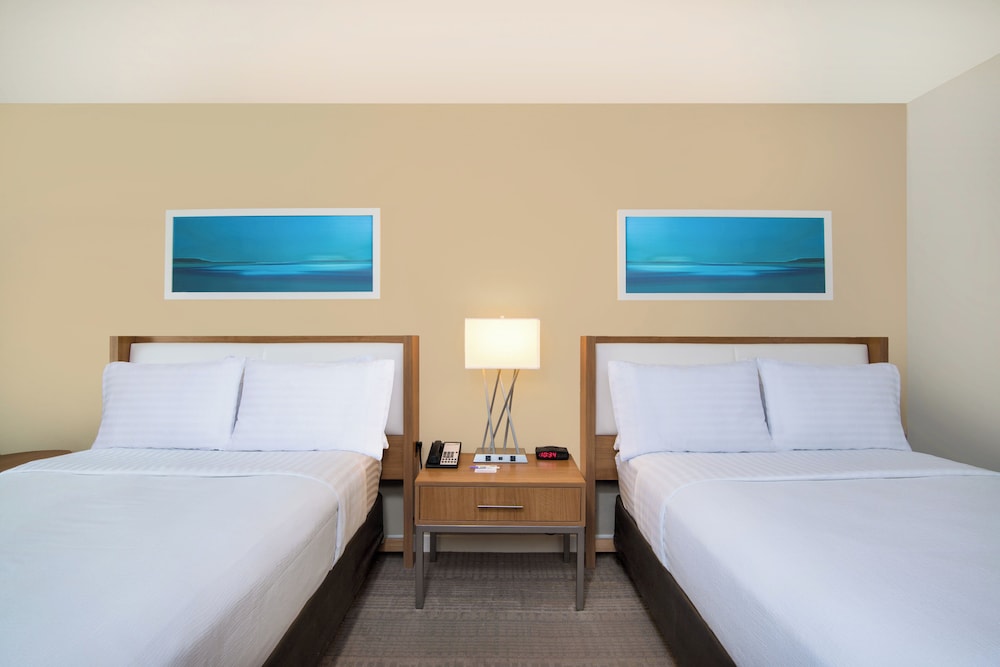 غرفة قياسية بسريرين مزدوجين في الطابق الأرضي، Holiday Inn Resort Aruba-Beach 2/4
