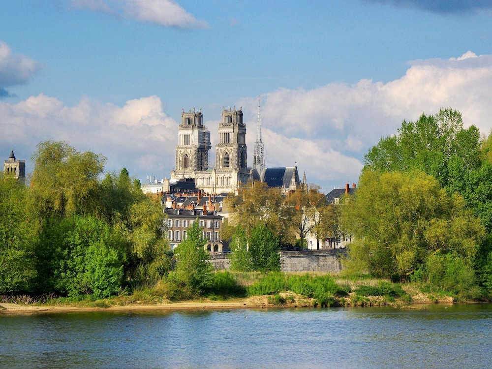 Hotel Mercure Orleans Portes de Sologne 65/72