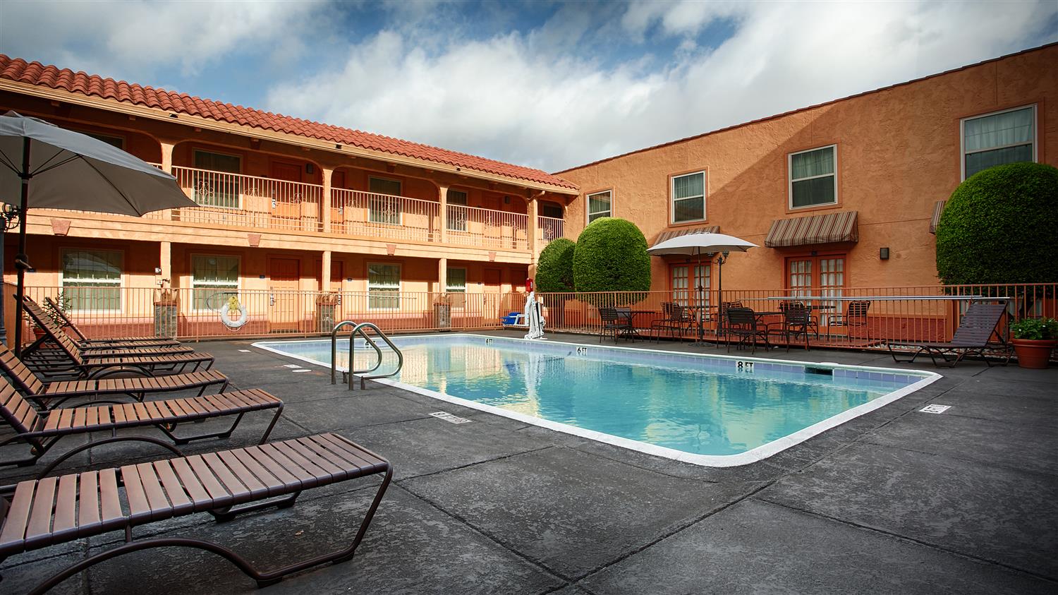 Motel6 Dallas, TX - Downtown 27/28