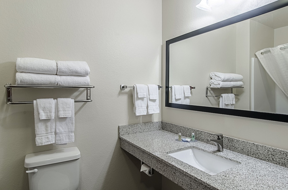 Cobblestone Inn & Suites - Guernsey 15/57