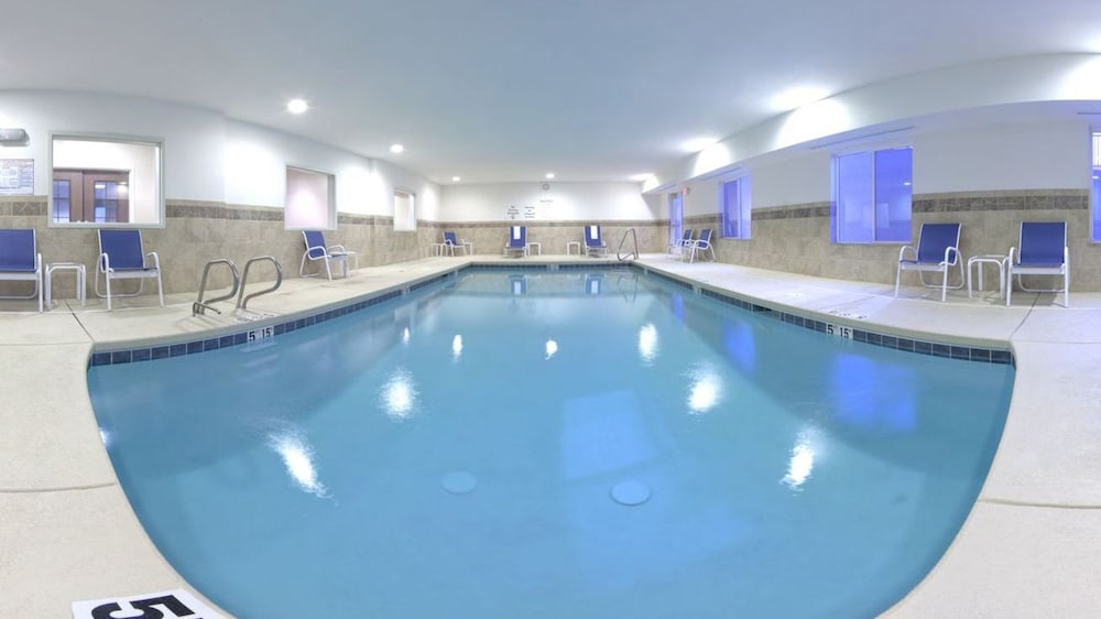 Holiday Inn Express Hotel Suites Albuquerque Airport 1/44