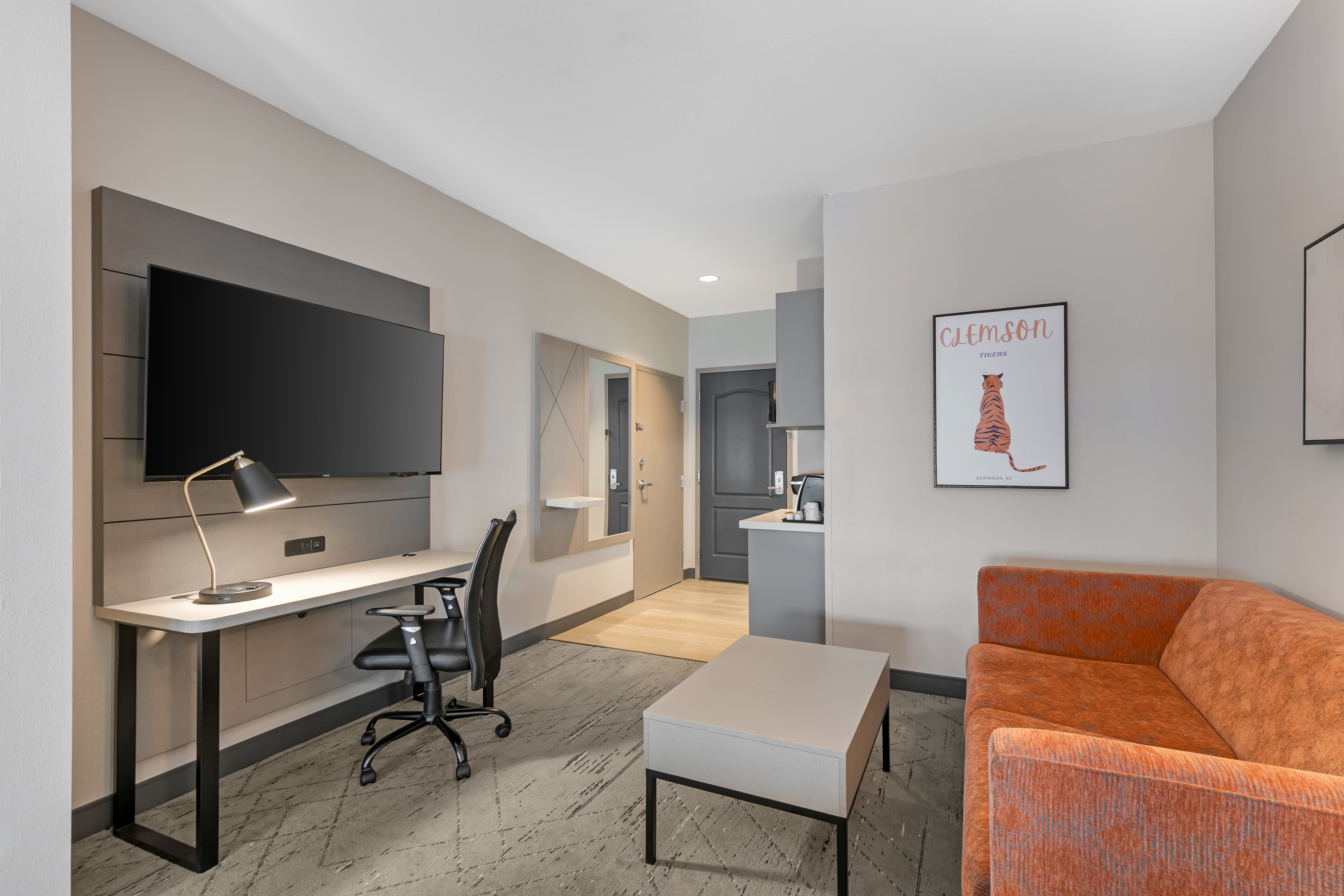 Holiday Inn Express & Suites Clemson - Univ Area 73/82