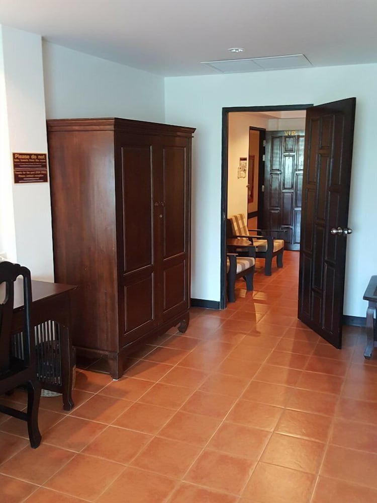 Wangburapa Grand Hotel 37/47