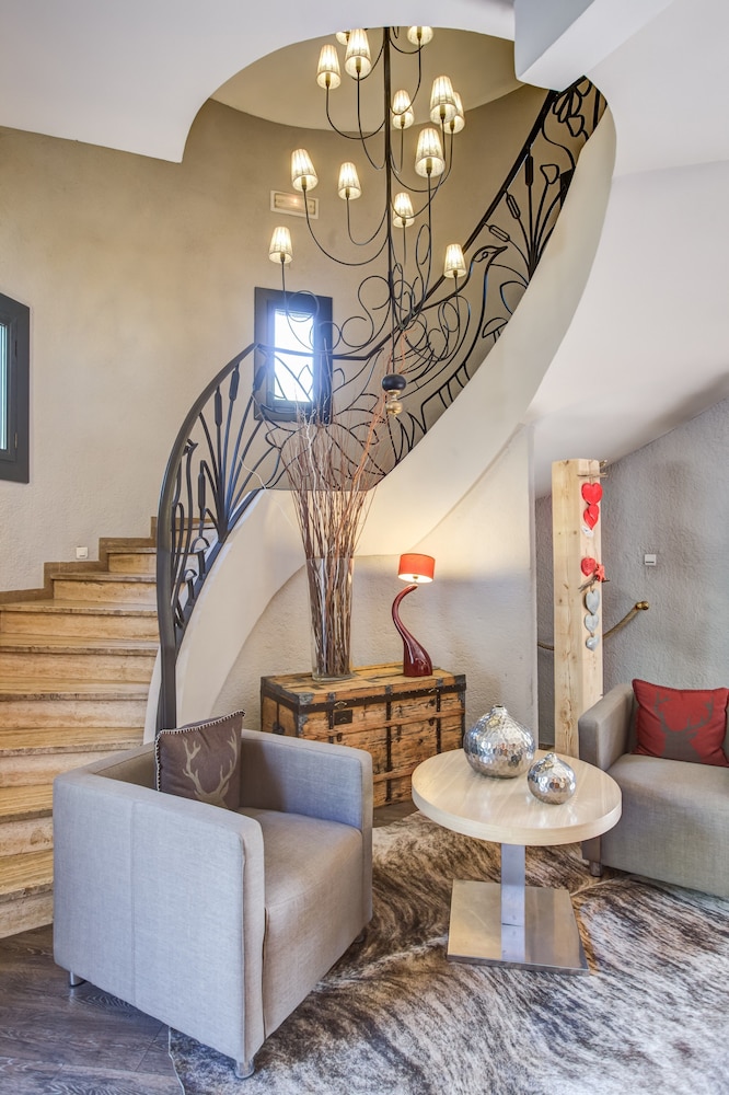 Les Bartavelles Hotel Restaurant 32/50