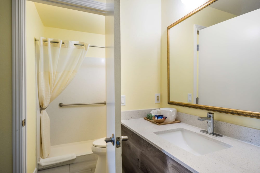 Americas Best Value Inn-Santa Rosa 15/27