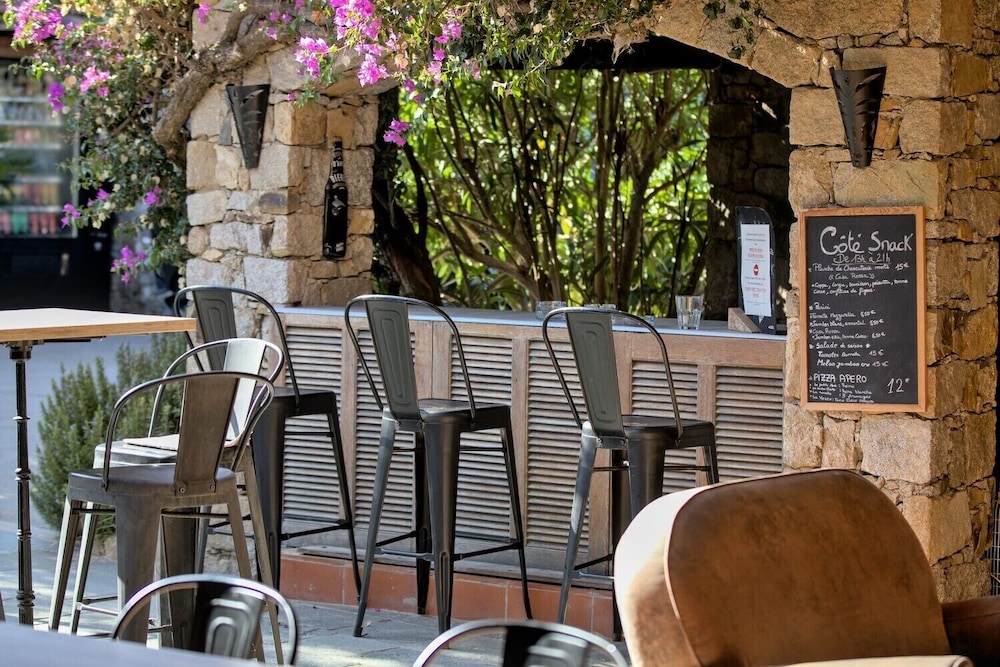 HOTEL CASA ROSSA 56/72