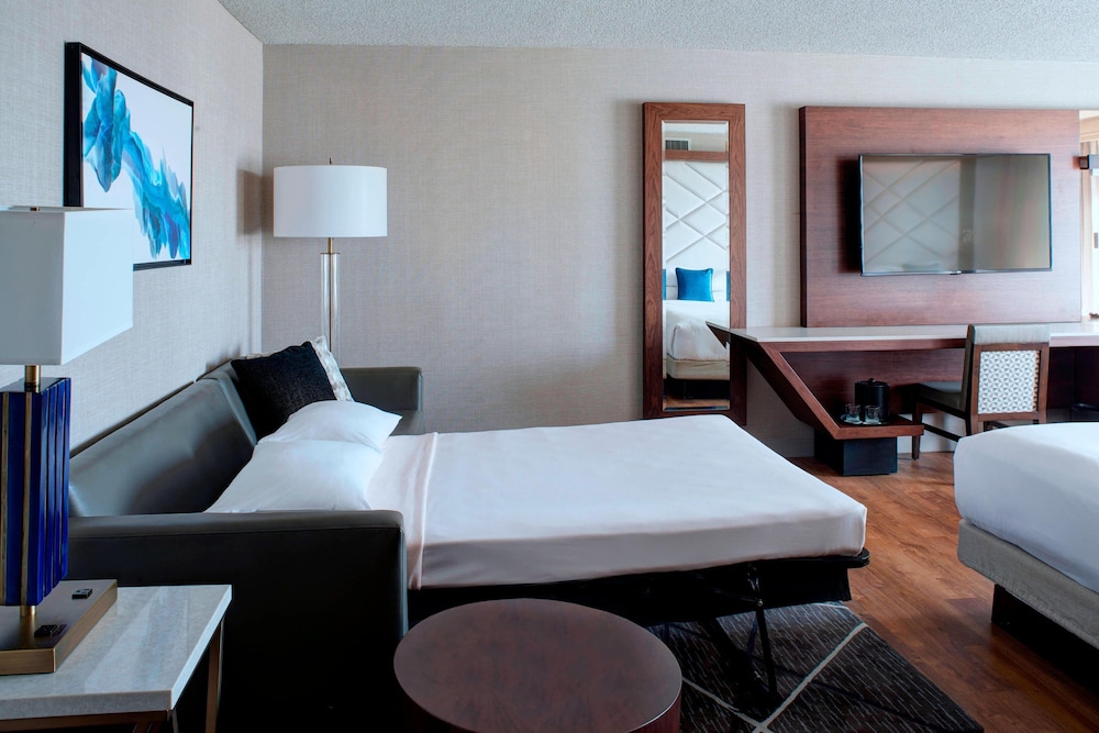 Kansas City Airport Marriott 16/64