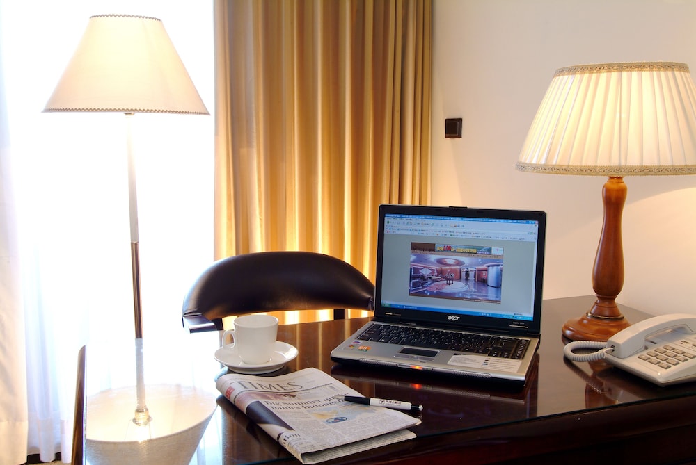 Kings Town Hotel 28/41